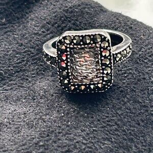 Elegant Silver and Black Women's Ring